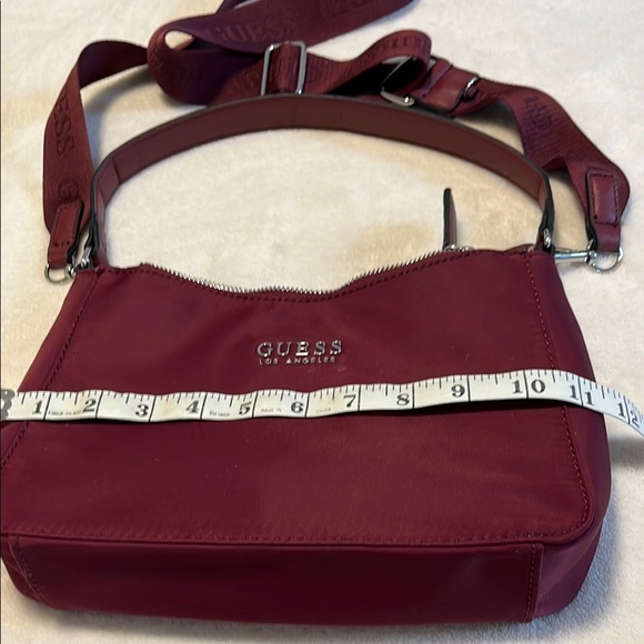 👜 GUESS Los Angeles Burgundy Crossbody Bag – Nylon & Faux Leather - Picture 9 of 10